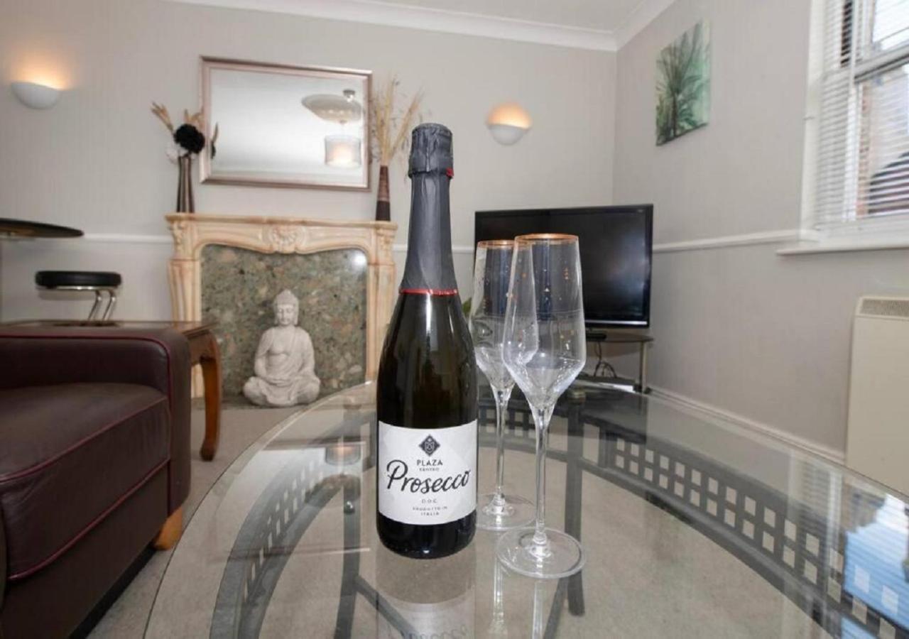 Cormorant - Beautiful 2 Bed Apartment With Sea Views Old Town Scarborough Bagian luar foto